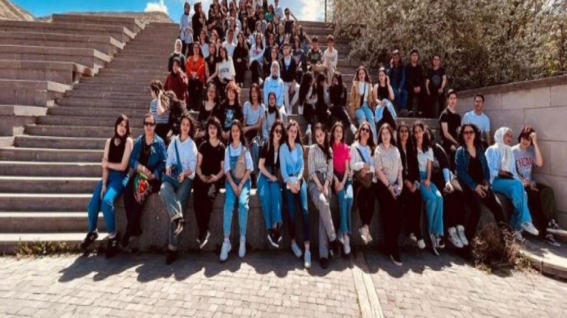 Kapadokya Gezisi: Tarih ve Doğanın İç İçe Geçtiği Bir Macera